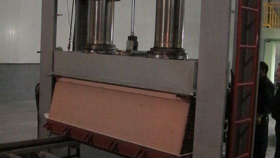 باب الجلد OEM قشرة خشبية هندسية بلوط أبيض أصفر الحبوب العمودية H6205S 2500-3100mm