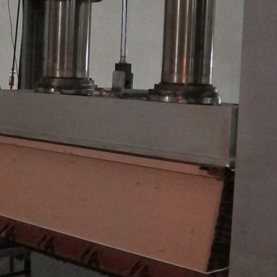 خزانة مصممة هندسيًا قشرة خشب Anigre صفراء 0.15-0.55 مم مقطوعة بالشريحة طبيعية