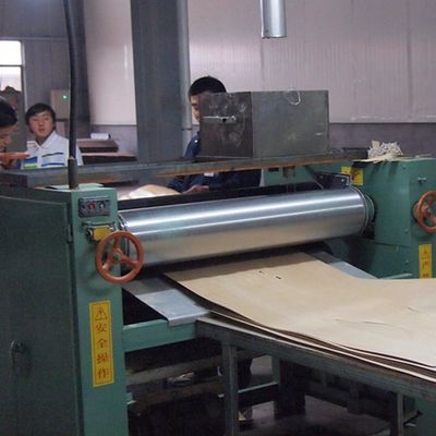 باب الجلد OEM قشرة خشبية هندسية بلوط أبيض أصفر الحبوب العمودية H6205S 2500-3100mm