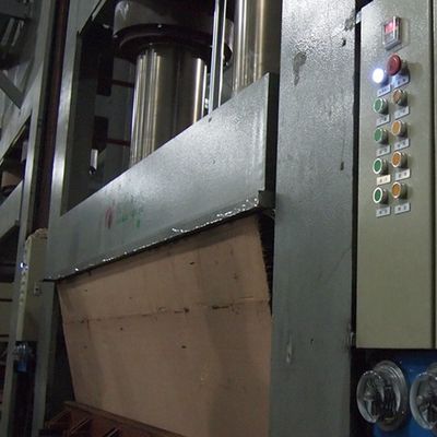 أثاث مصنوع من خشب القشرة الخشبية تاج الحبوب المشمش الأبيض H06C 0.15-0.6mm مجزوز الظهر