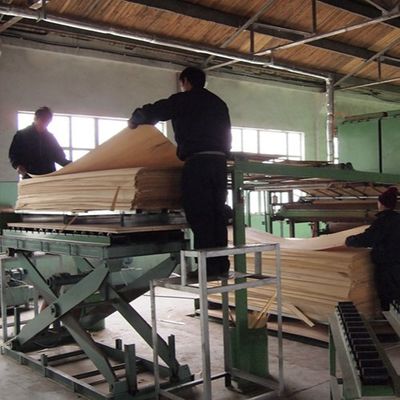 نسخة من خشب البلوط الأبيض المستقيم الحبوب H3226 صنع الإنسان قشرة الخشب لتغطية الجدران fsc