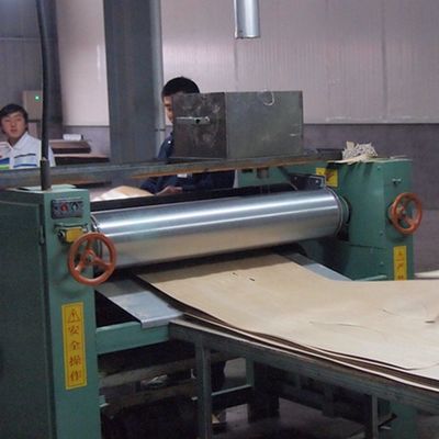 ربع قطع من التيك الهندسي 2500 * 640mm الحجم الطبيعي الحبوب المستقيمة للزخرفة الفندق