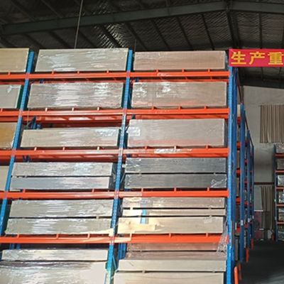 ربع قطع من التيك الهندسي 2500 * 640mm الحجم الطبيعي الحبوب المستقيمة للزخرفة الفندق