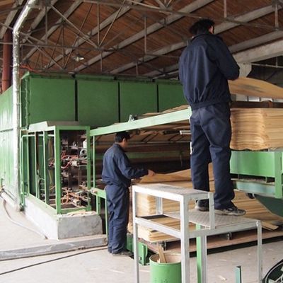 المهندسة الخشب الجوز الفنير ربع قطع الحبوب العمودية 942s / 943s للباب الداخلي