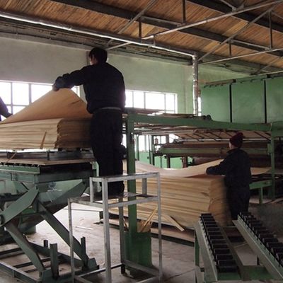 التدخين صبيل بومميلي الهندسة البلوط الفنير سمك 0.18-0.6mm للوحة الحائط
