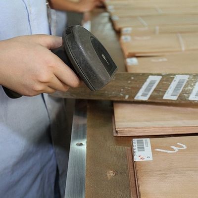 تاج قطع الحبوب Aaa درجة 0.5 مم قشرة خشب بلوط أحمر للوجه والأبواب