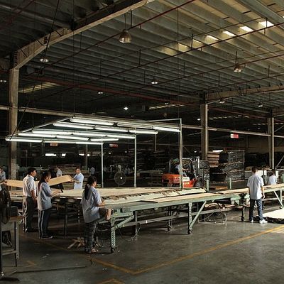 الأثاث وأدوات الموسيقى الطبيعية الماهوجني الخشب القشرة المسطحة قطع تاج