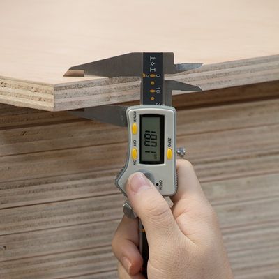 خشب القيقب الأحمر الفاخر من خشب MDF ذو حبيبات خشبية مكسوة بمادة الأثاث