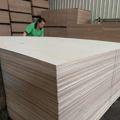 البلوط الأحمر الفاخر Mdf التاج الحبوب الخشب القشرة المباراة المفروشات المواد المخصصة بدون طلاء