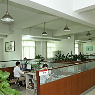 تصميم جديد للفنير الاصطناعي من خشب الأرز FCW-L146N / L246C تقنيات قطع الشرائح 2 * 8 بوصة لوجه مجلس الوزراء